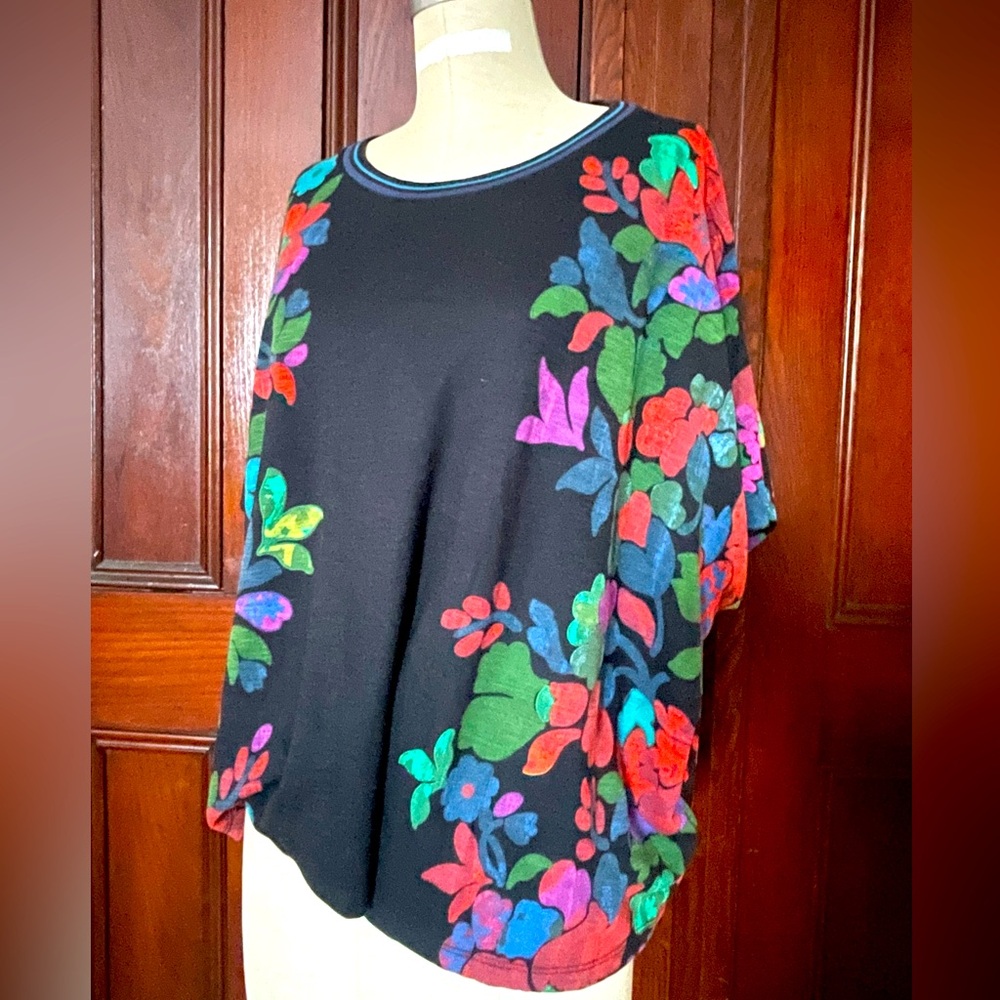 Akemi + Kin Anthropologie Colorful Floral Batwing Short Sleeve Top 100% Cotton